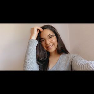 Meet your Posher, Adriana